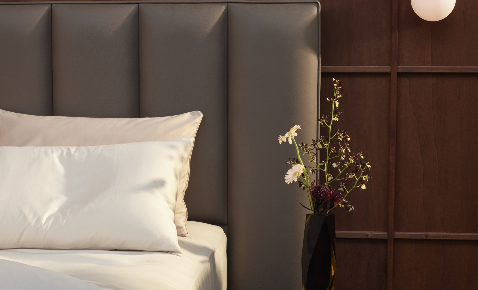 Kopfteil und Kissen eines Vispring Betts der Luxe Kollektion